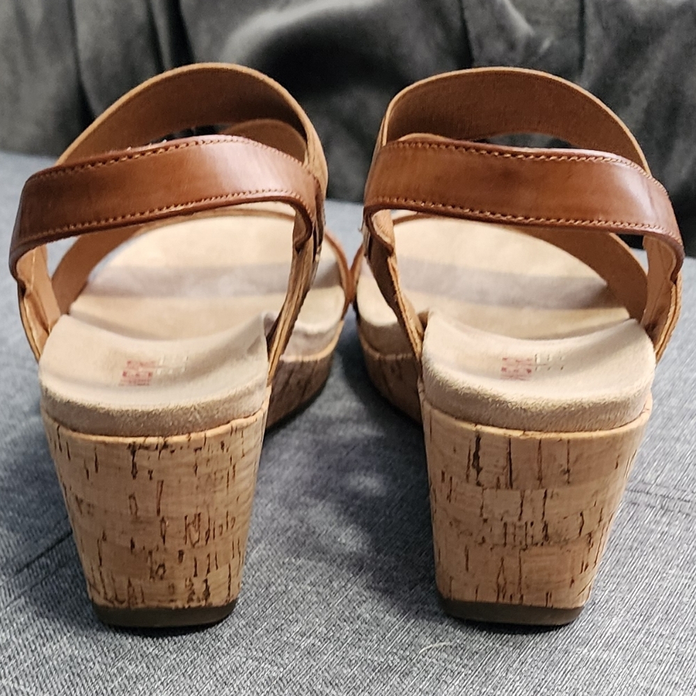 Brown WearEver cork wedges - Picture 4 of 5